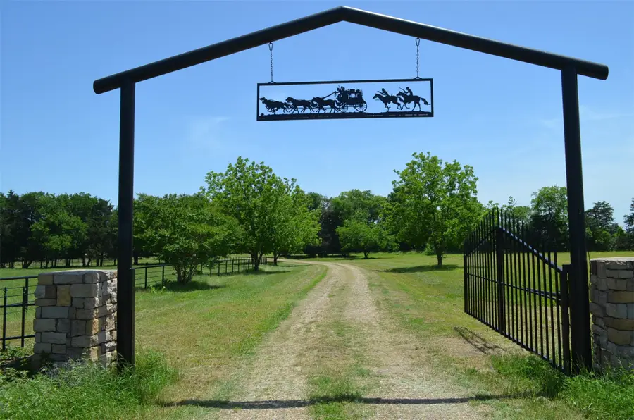 7581 Hwy 24, Commerce, TX 75428 - Image #2