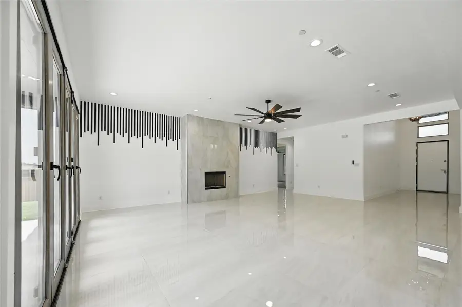 309 Whispering Way, Red Oak, TX 75154 - Image #3