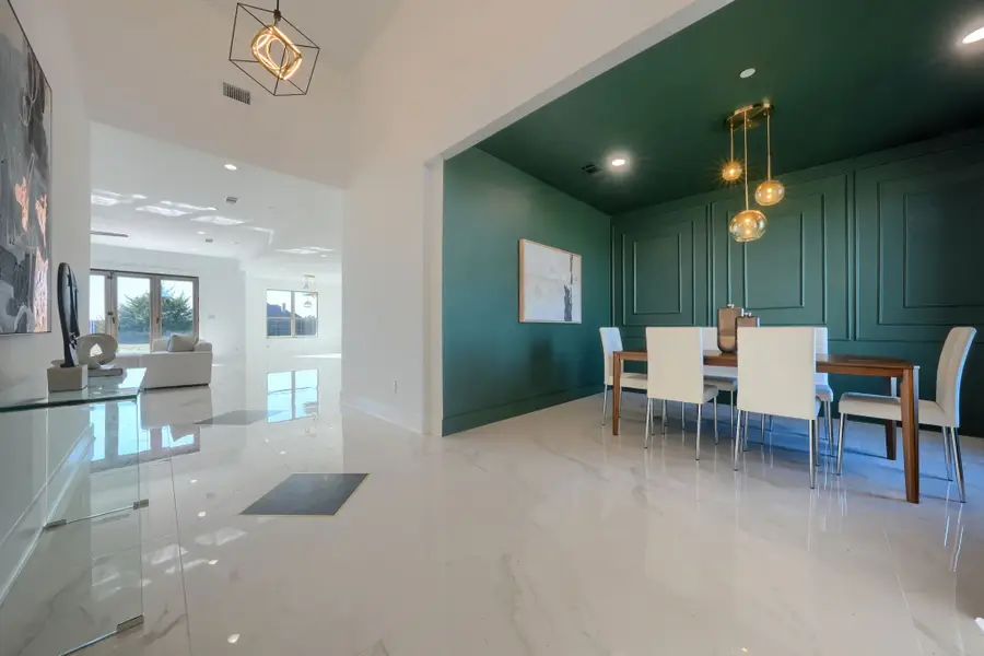 443 Whispering Way, Red Oak, TX 75154 - Image #2