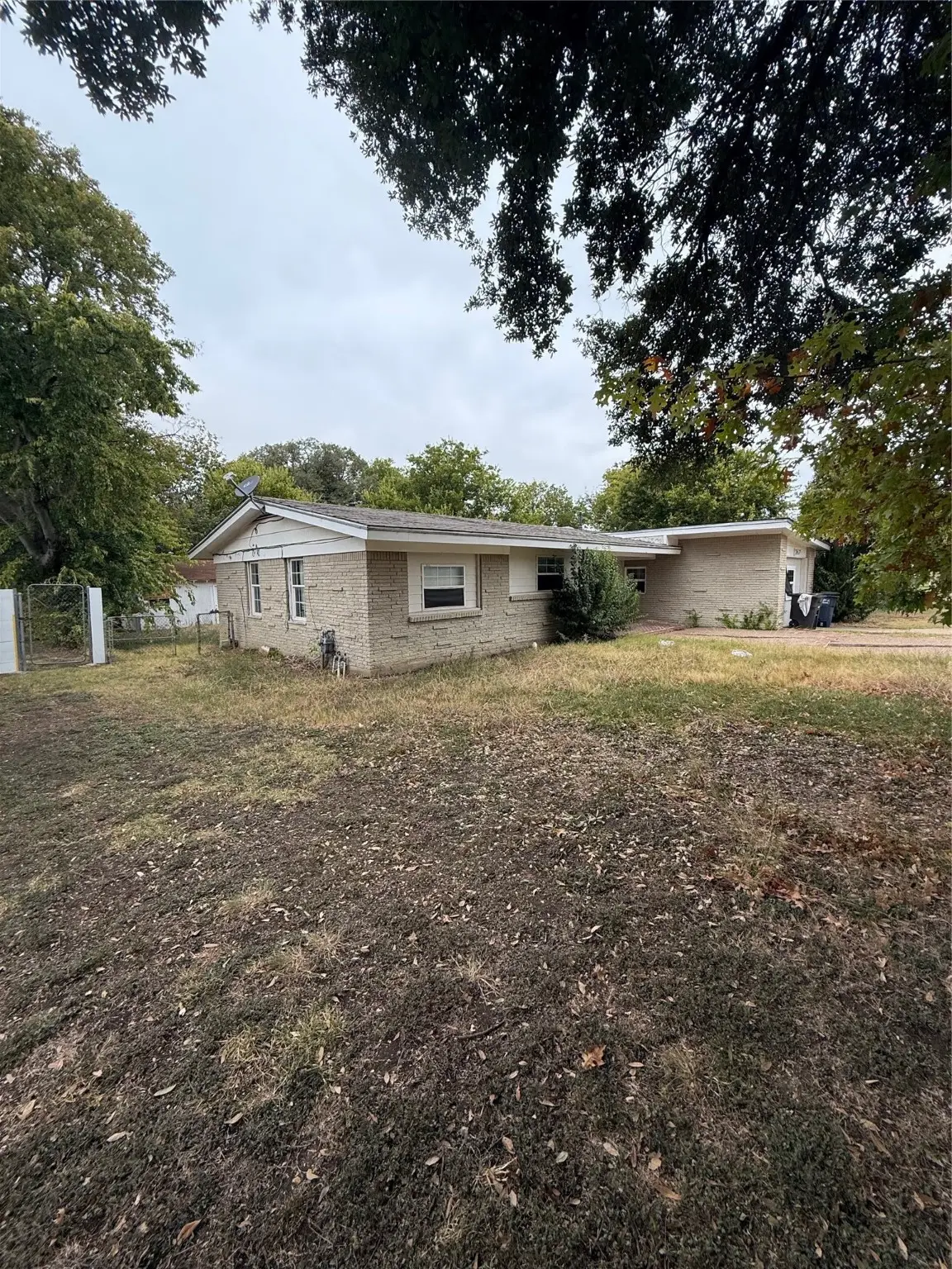 5504 Wheaton Drive, Fort Worth, TX 76133 - Image #1