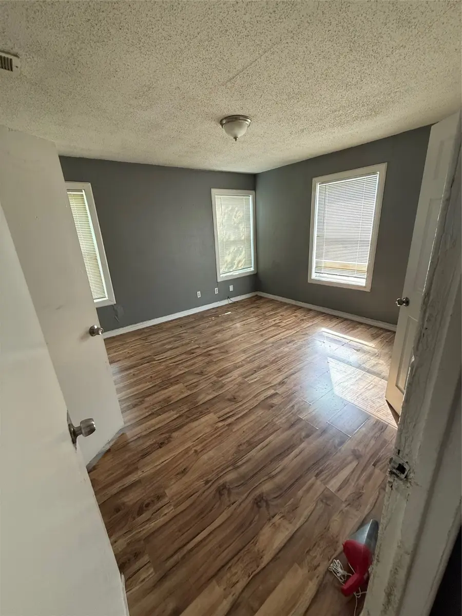 4001 Fitzhugh Avenue, Fort Worth, TX 76105 - Image #3