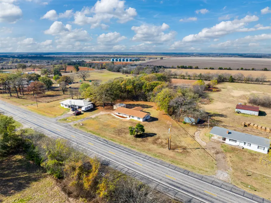 815 Clarksville Road, Bogata, TX 75417 - Image #2