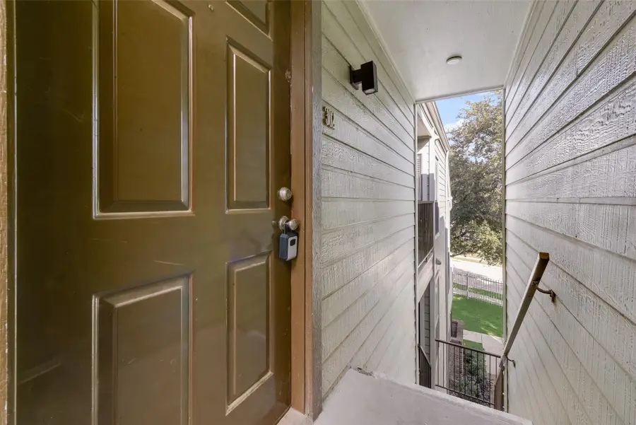 3101 Sondra Drive #302, Fort Worth, TX 76107 - Image #3