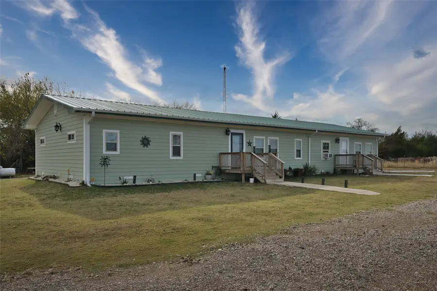 8676 Fm 697, Whitewright, TX 75491 - Image #3