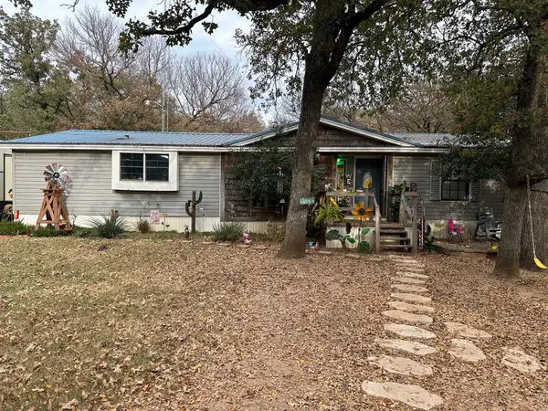 236 Oak Grove Circle, Elm Mott, TX 76640