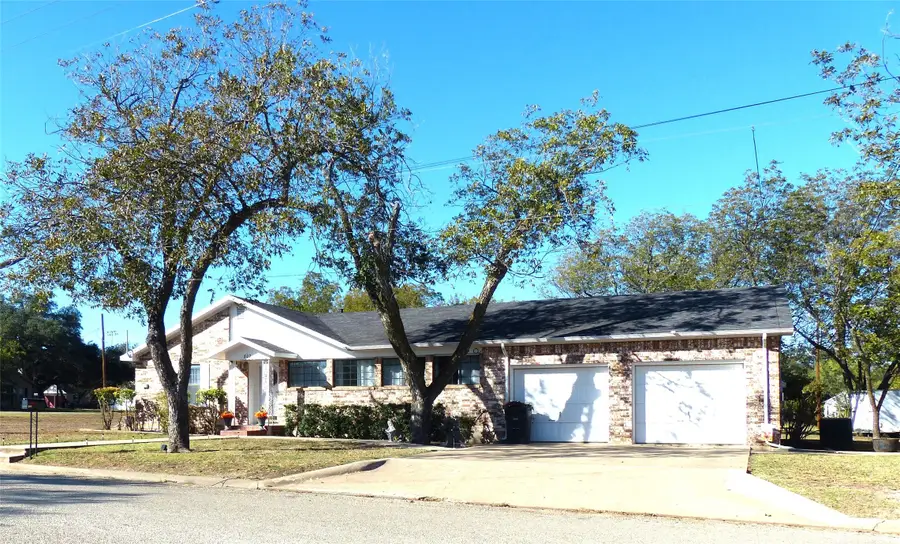 802 S China, Brady, TX 76825 - Image #3