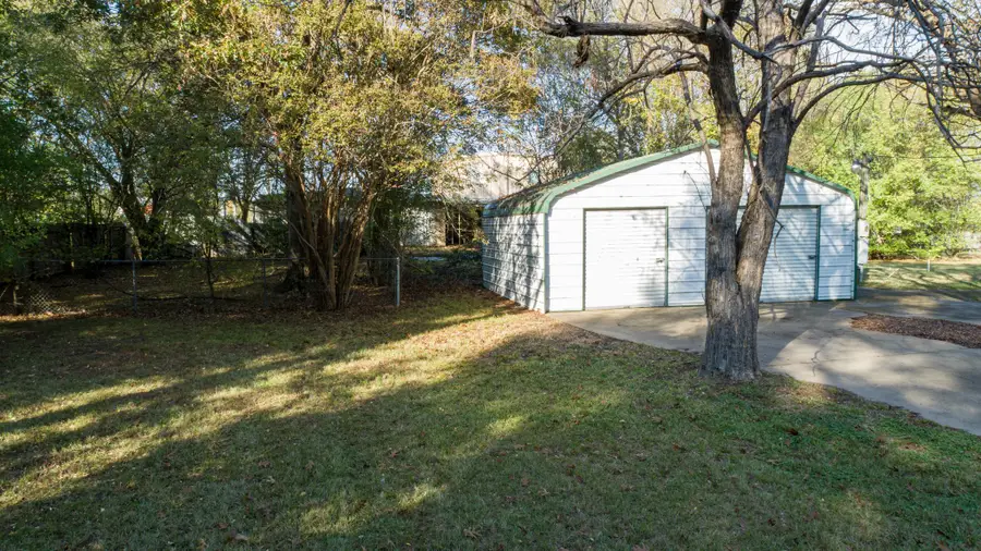 208 Shadowwood Street, Gun Barrel City, TX 75156 - Image #2