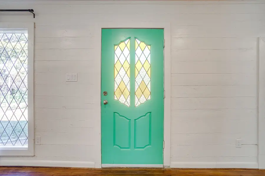 619 W Live Oak Street, Jacksboro, TX 76458 - Image #3