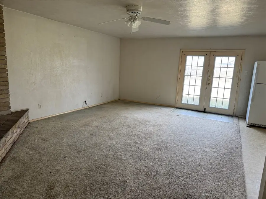 7167 Winterberry Drive, Dallas, TX 75249 - Image #3