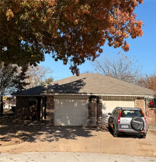 1412 Briar Circle #1412 & 1414, Crowley, TX 76036