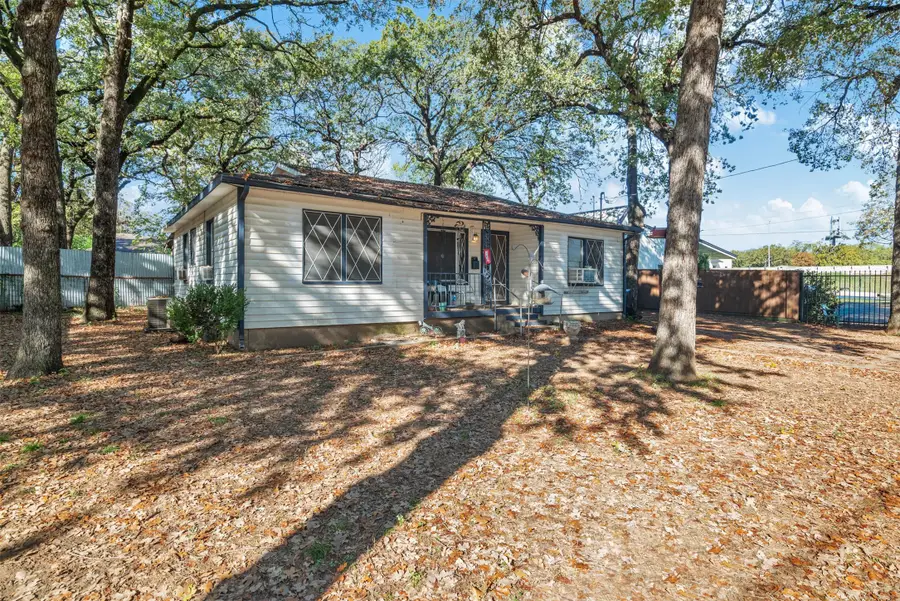 1117 Oakview Street, Fort Worth, TX 76117 - Image #2