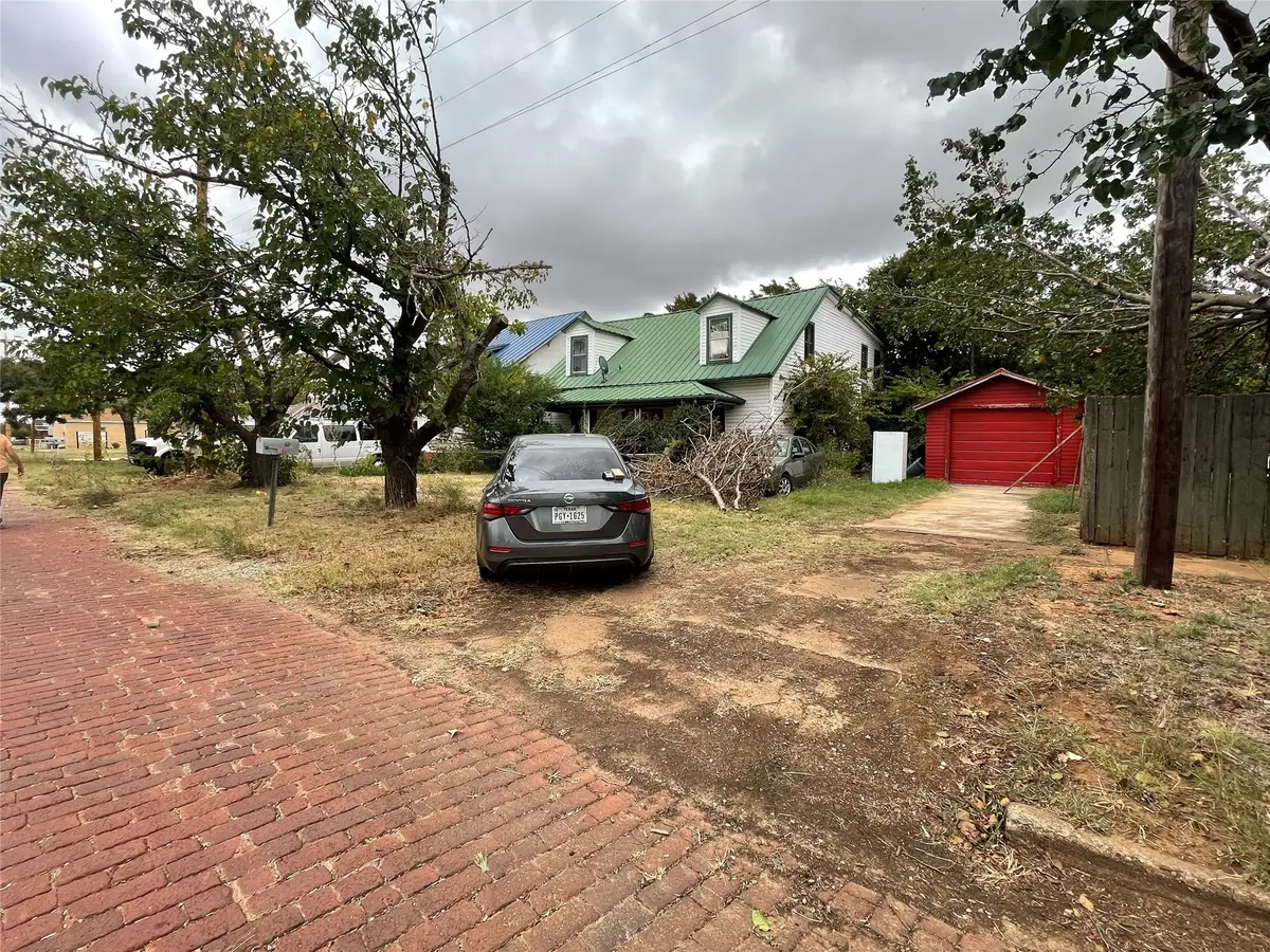 408 N Wichita Street, Electra, TX 76360 - Image #1