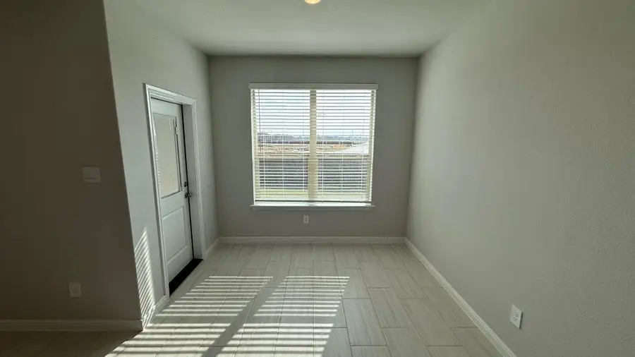 321 Gallant Man Court, Granbury, TX 76049 - Image #3