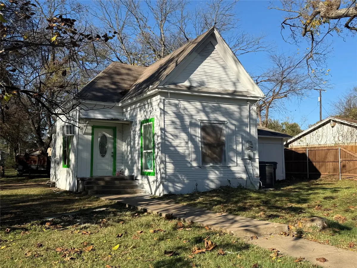 411 W Hester Street, Sherman, TX 75090 - Image #1