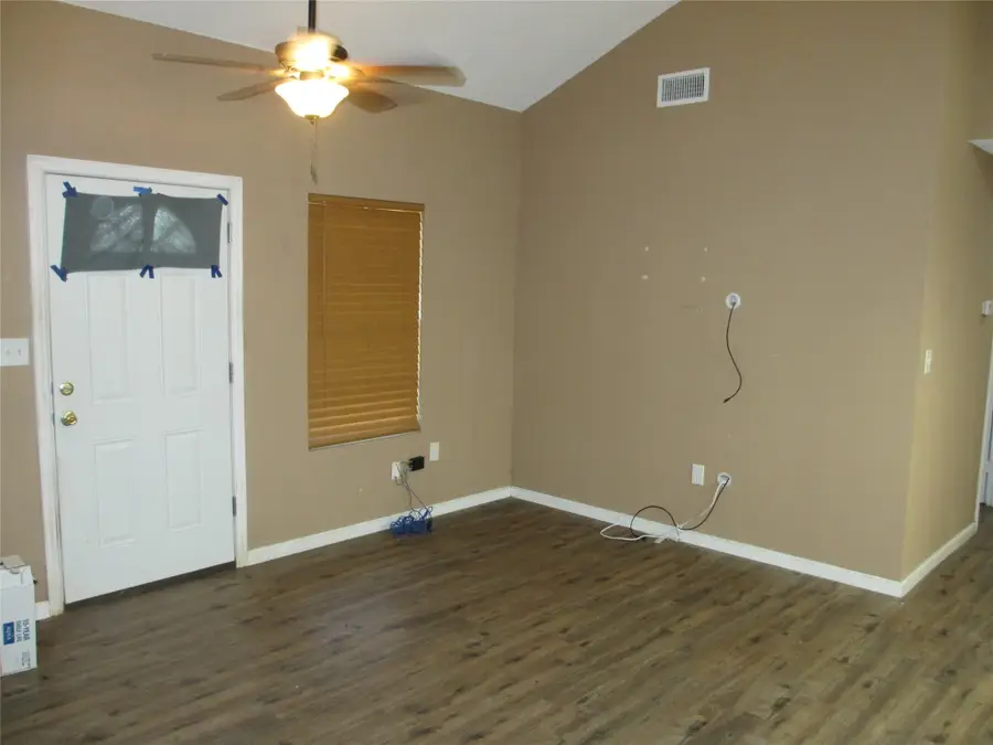 602 S Aquilla Street, Itasca, TX 76055 - Image #3