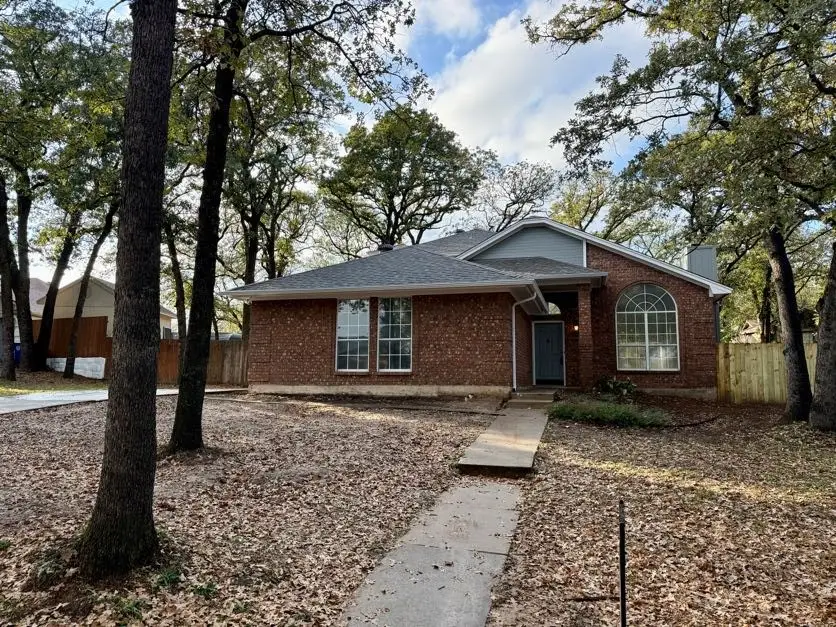 525 Inwood Road, Azle, TX 76020 - Image #2