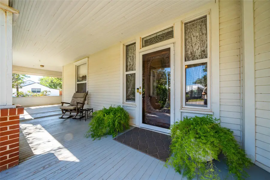 318 Avenue A, Hamlin, TX 79520 - Image #2