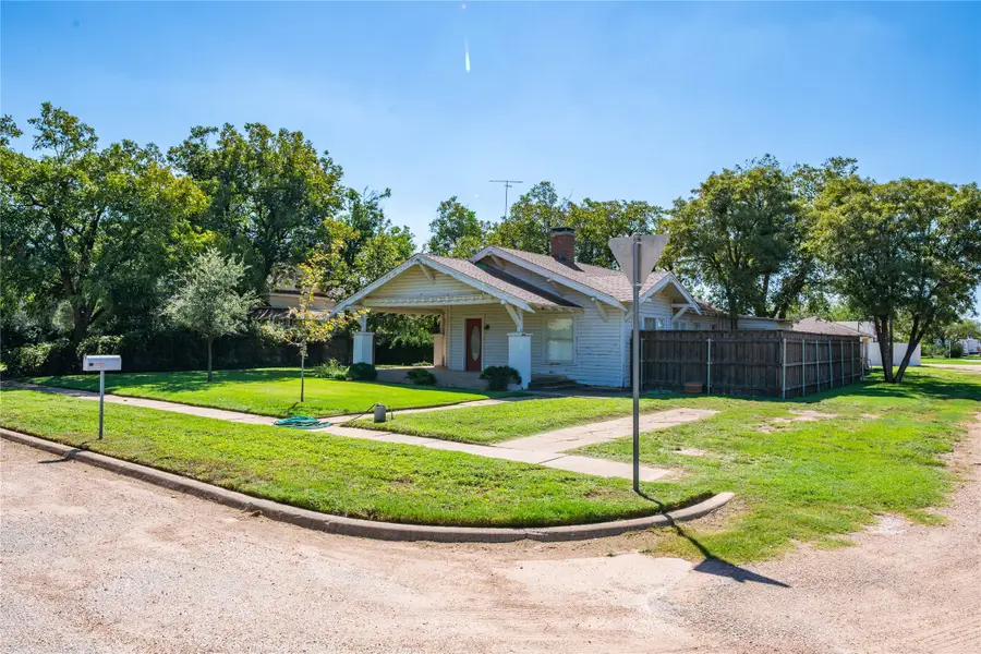 332 NW Avenue A, Hamlin, TX 79520 - Image #3