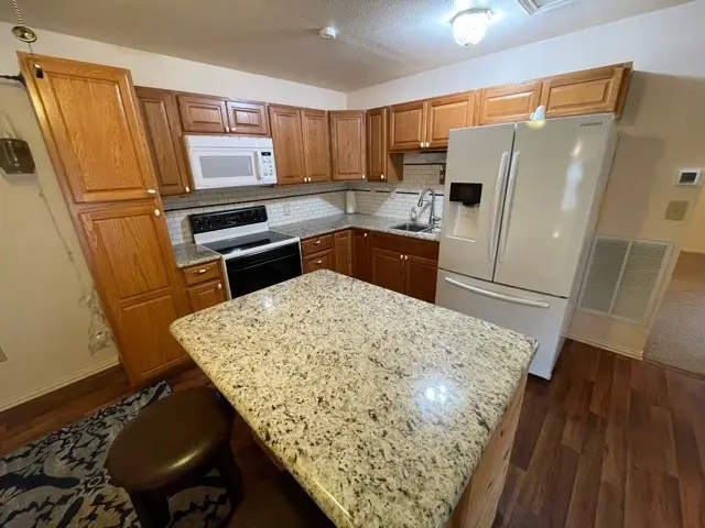 7118 Back Forty Court, Granbury, TX 76049 - Image #3