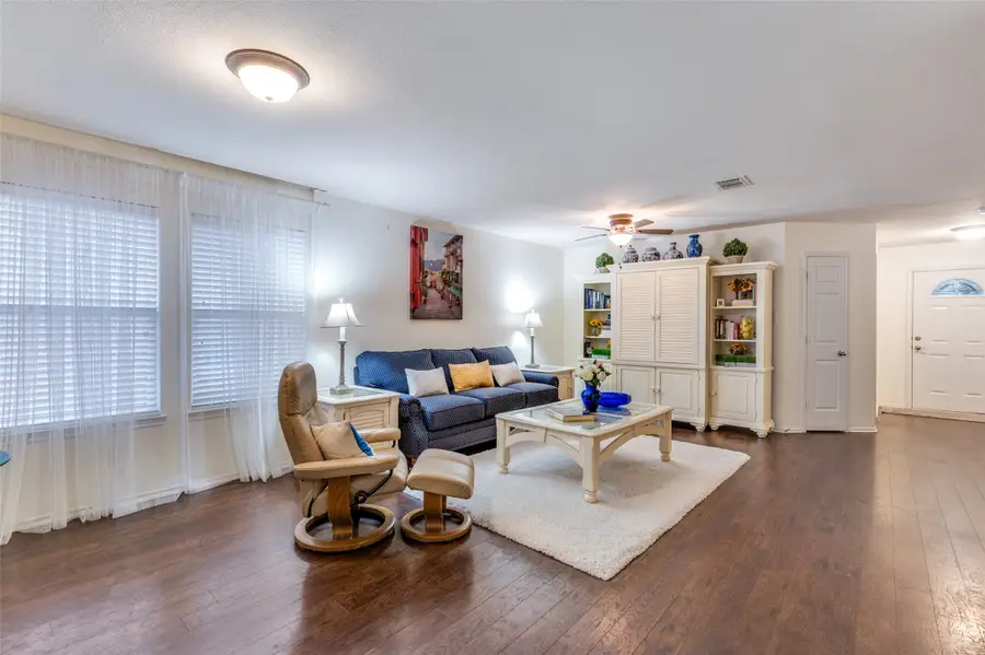 3404 Highpoint Drive, Denton, TX 76210 - Image #2