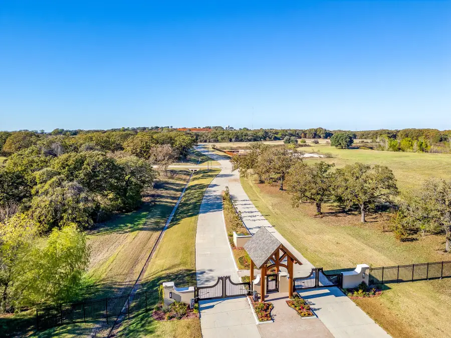 10213 Belle Oak Court, Burleson, TX 76028 - Image #3