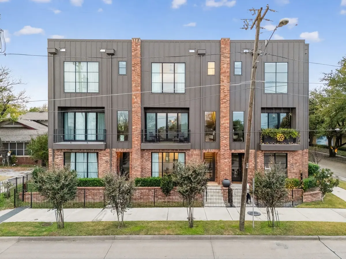 737 N Zang Boulevard #102, Dallas, TX 75208 - Image #1