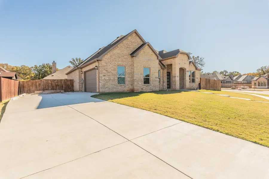 1600 Sea Breeze Court, Azle, TX 76020 - Image #2