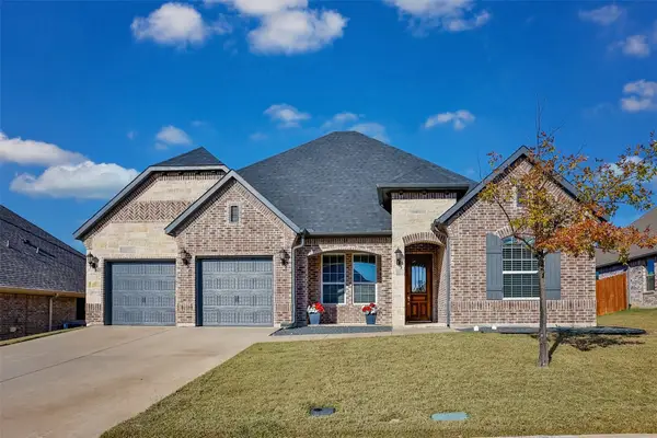 702 La Paloma Road, Sanger, TX 76266