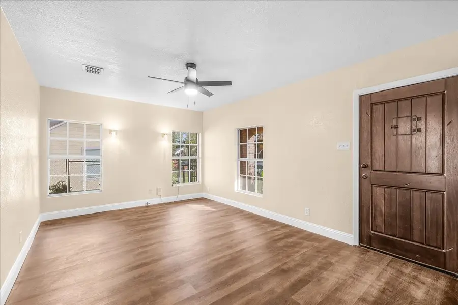 3640 6th Avenue, Fort Worth, TX 76110 - Image #3