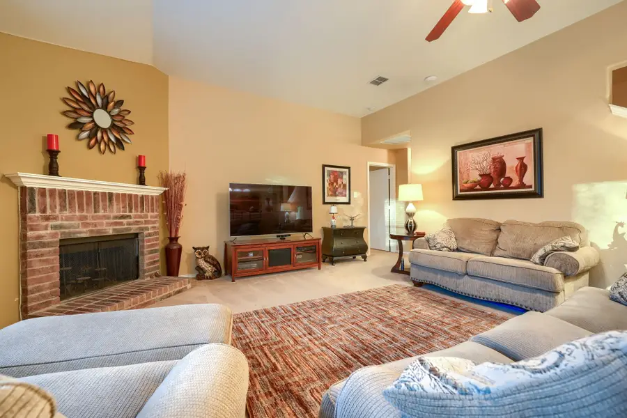 327 Crosscreek Drive, Wylie, TX 75098 - Image #2