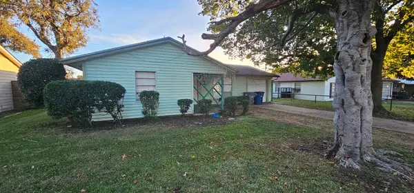 8442 Campanella Drive, Dallas, TX 75243