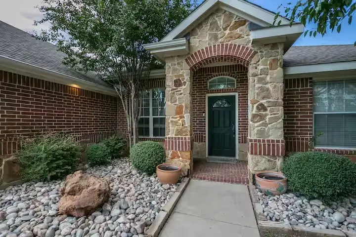 2615 Fox Creek Trail, Arlington, TX 76017 - Image #2