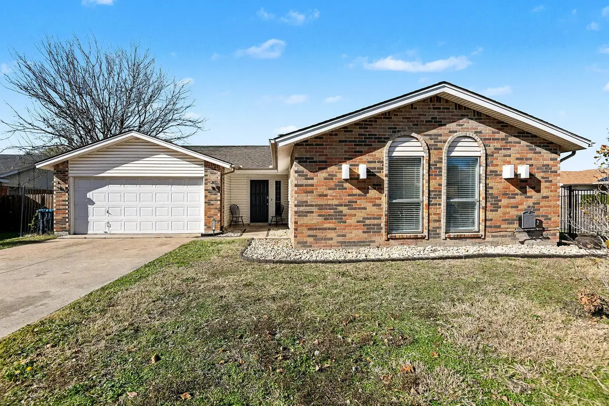 6709 Sunnybank Drive, Fort Worth, TX 76137 - Image #1