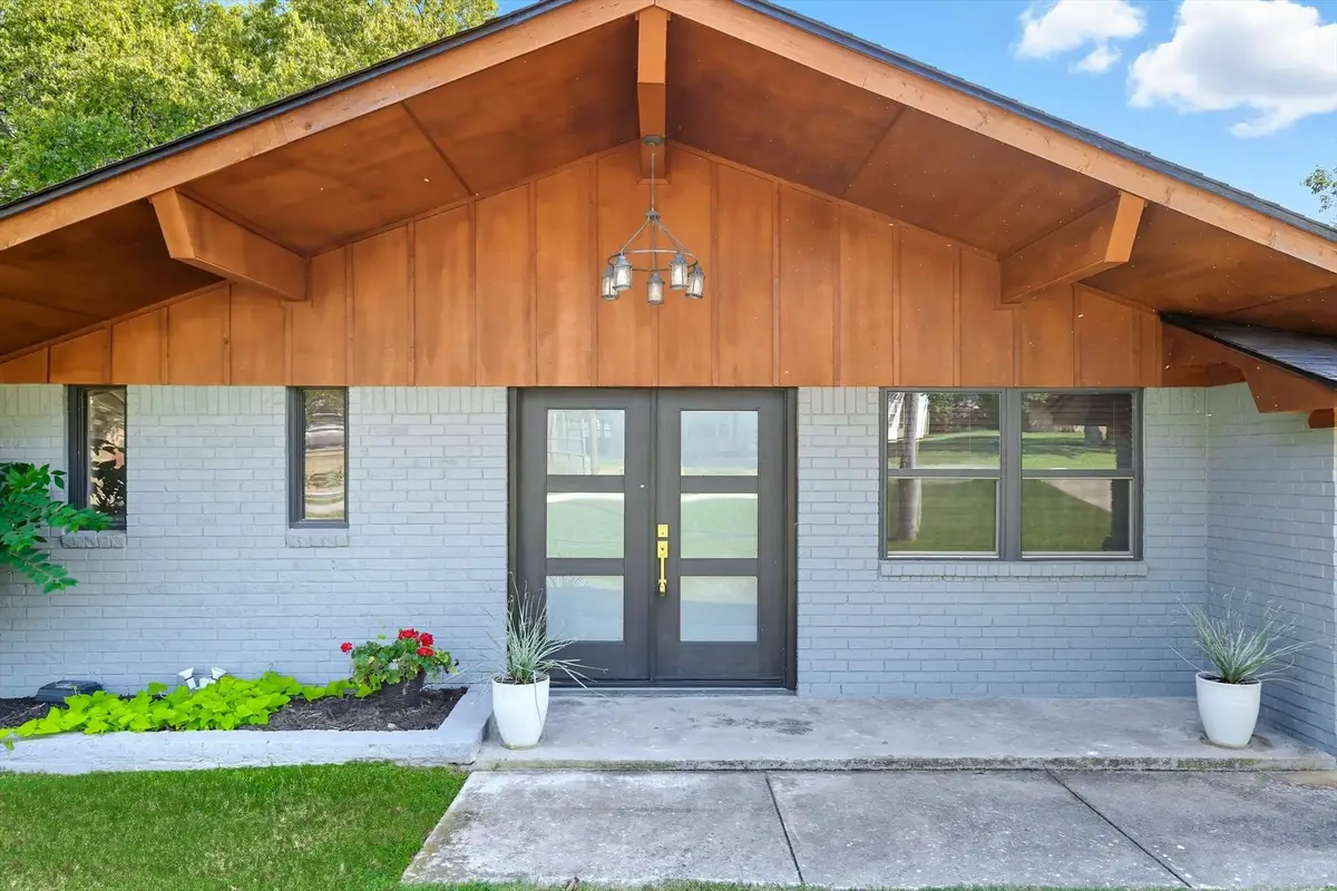 80 Bayside Circle, Gainesville, TX 76240 - Image #1