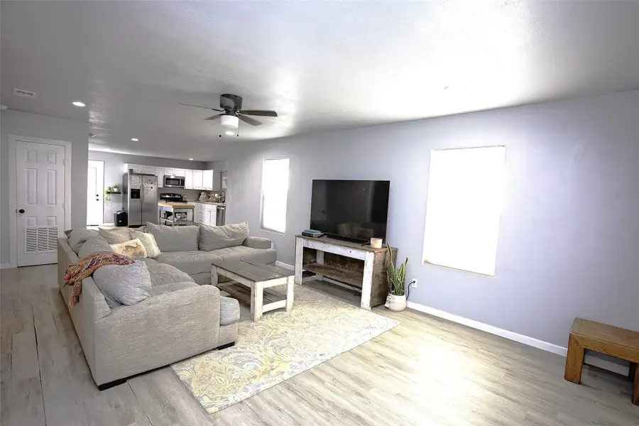 723 Plum Street, Graham, TX 76450 - Image #3