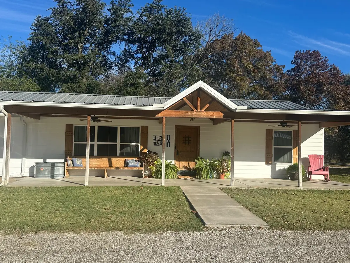 101 Twin Creek Road, Comanche, TX 76442 - Image #1