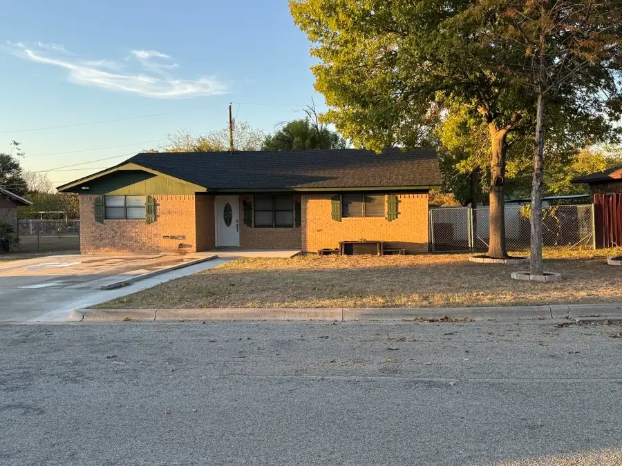 4403 Edgewood Drive, Brownwood, TX 76801 - Image #2