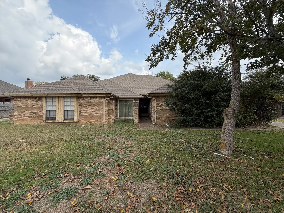 7217 Fuller Circle, Fort Worth, TX 76133 - Image #1