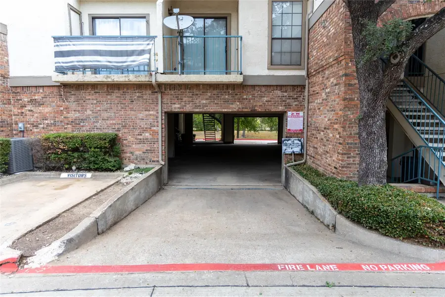 501 Arbor Creek Drive, Euless, TX 76039 - Image #3