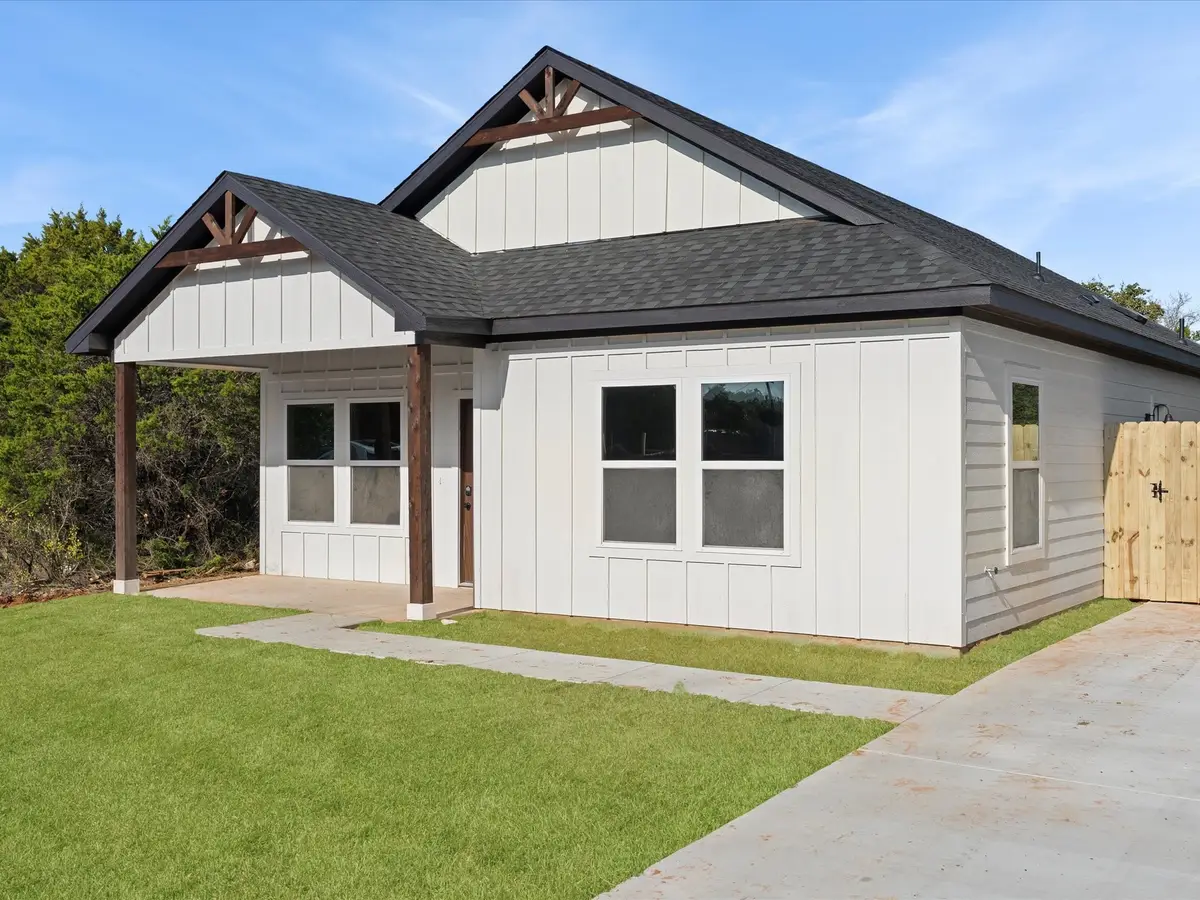 3527 Flint Rock Circle, Granbury, TX 76048 - Image #1