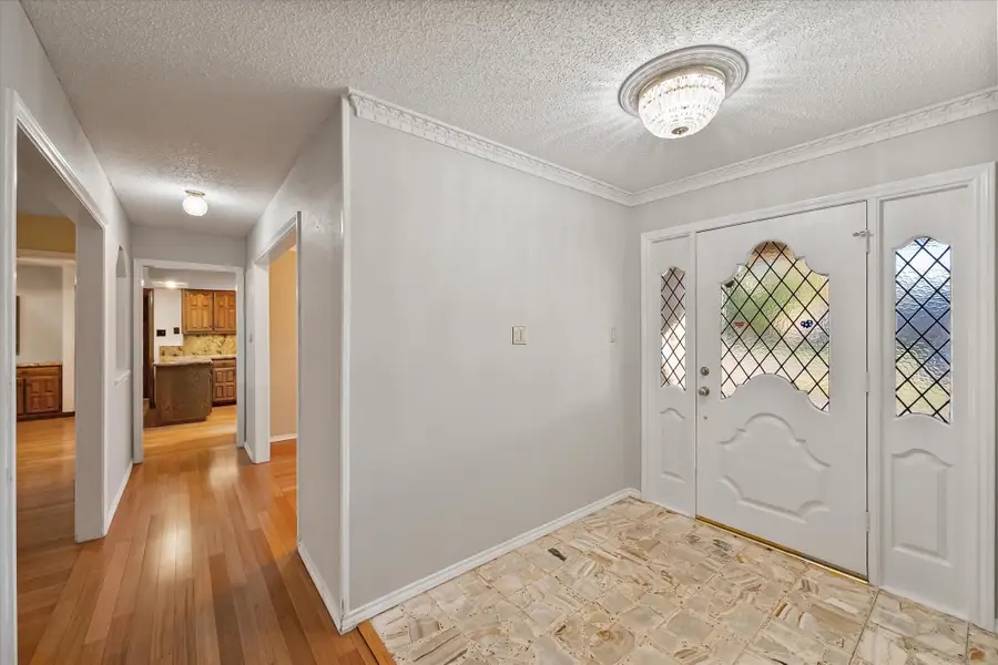 820 Newport Road, Fort Worth, TX 76120 - Image #2