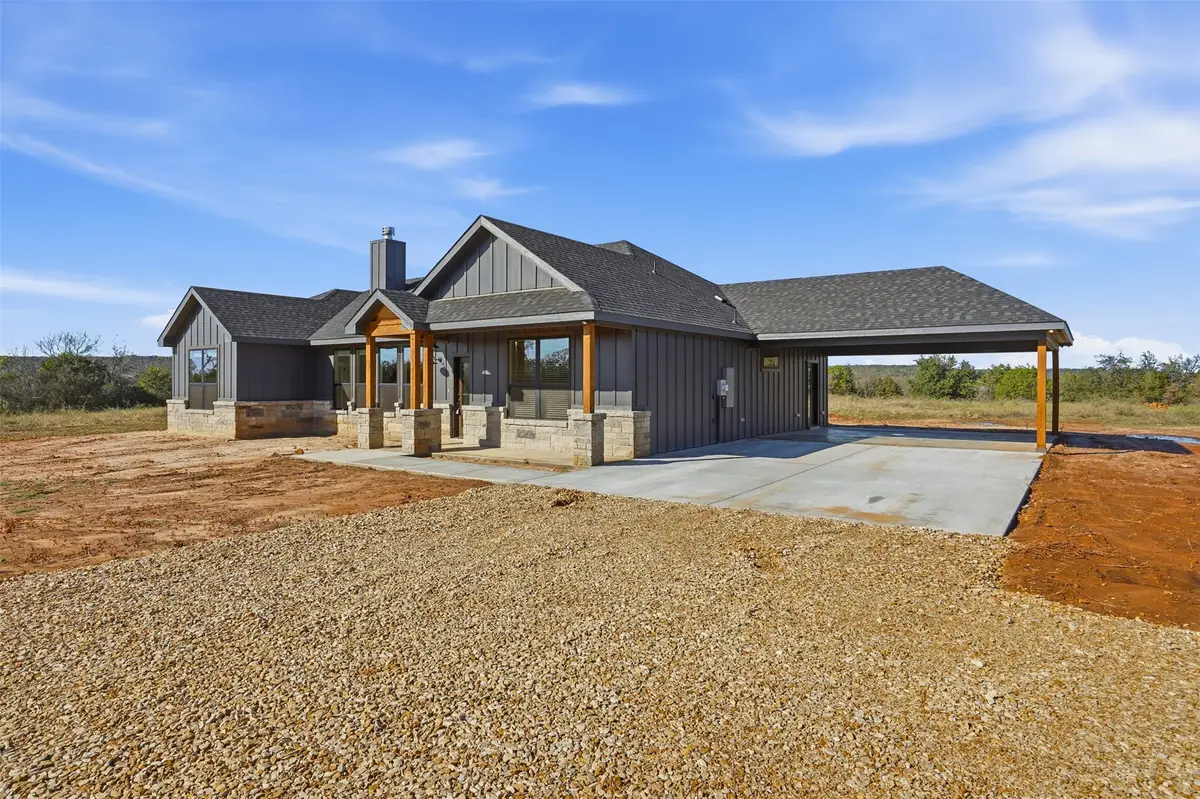1865 Dobbs Valley Road, Mineral Wells, TX 76067 - Image #1