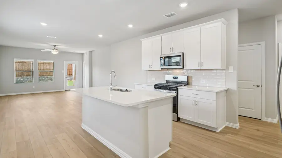 807 Leavenworth Drive, Princeton, TX 75071 - Image #3