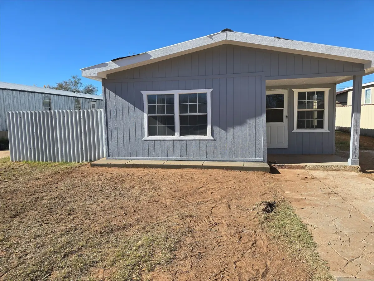 309 NE 4th Street, Andrews, TX 79714 - Image #1