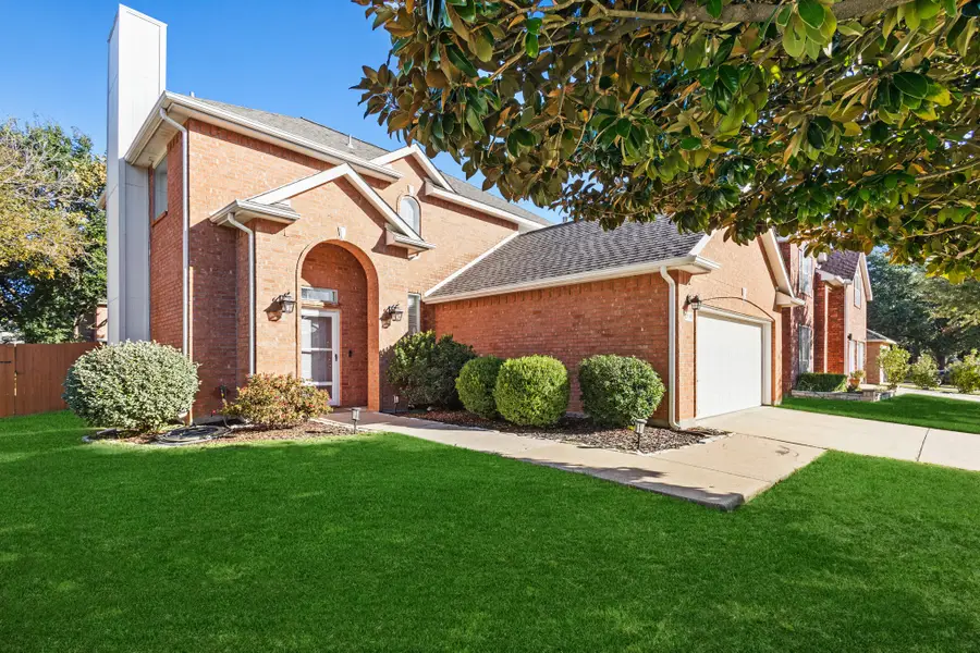 2716 Chatsworth Drive, Grapevine, TX 76051 - Image #2