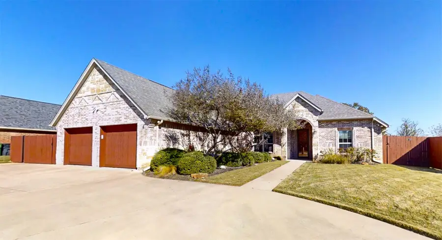 2918 Willow Ridge Circle, Granbury, TX 76049 - Image #2
