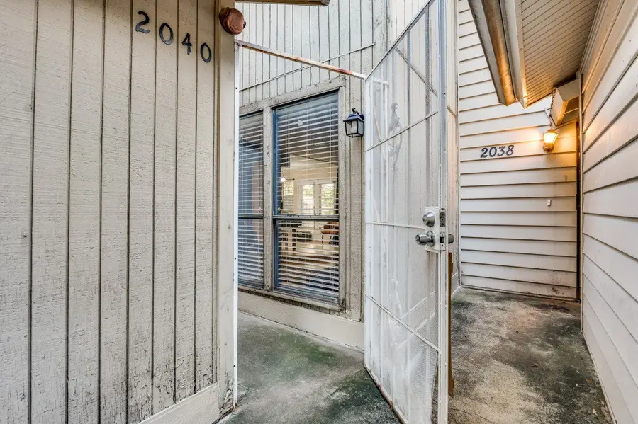 2040 Fleur De Lis Court, Arlington, TX 76012 - Image #2