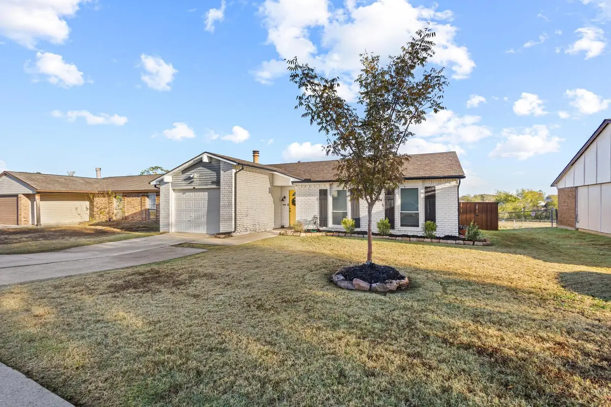 5552 Russell Drive, The Colony, TX 75056 - Image #1