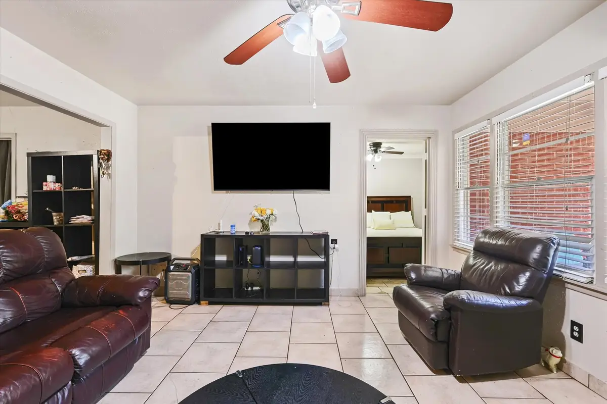 3404 Livingston Avenue, Fort Worth, TX 76110 - Image #1