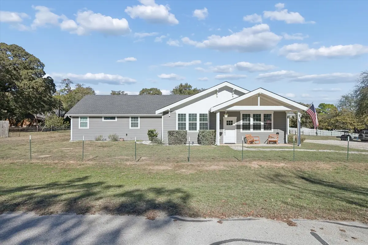 7232 Courtney Drive, Azle, TX 76020 - Image #1